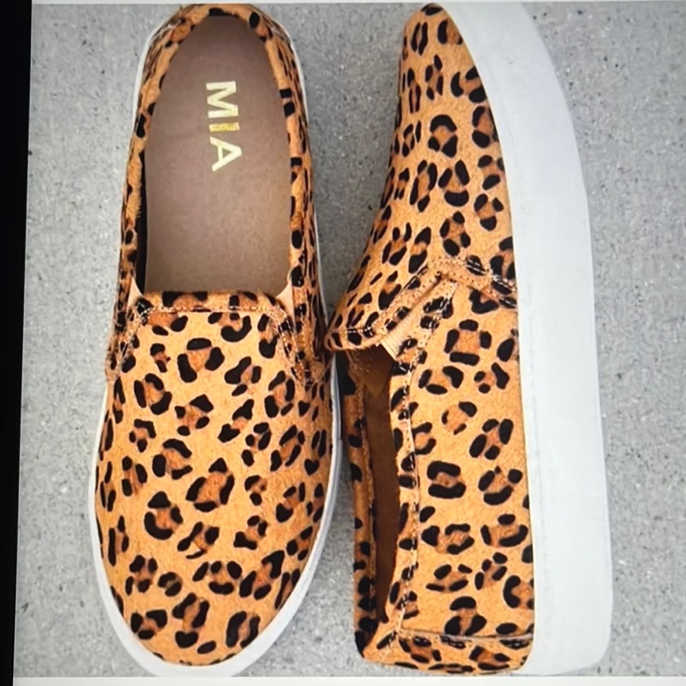 NWT 🏷️ MIA Women’s Sneakers